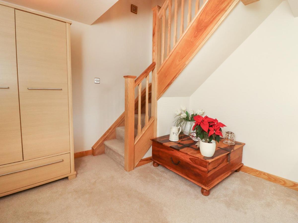 Honeysuckle Farmhouse Тарпорли Екстериор снимка